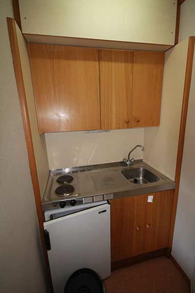 Apartahotel Estudis Els Molins 2*