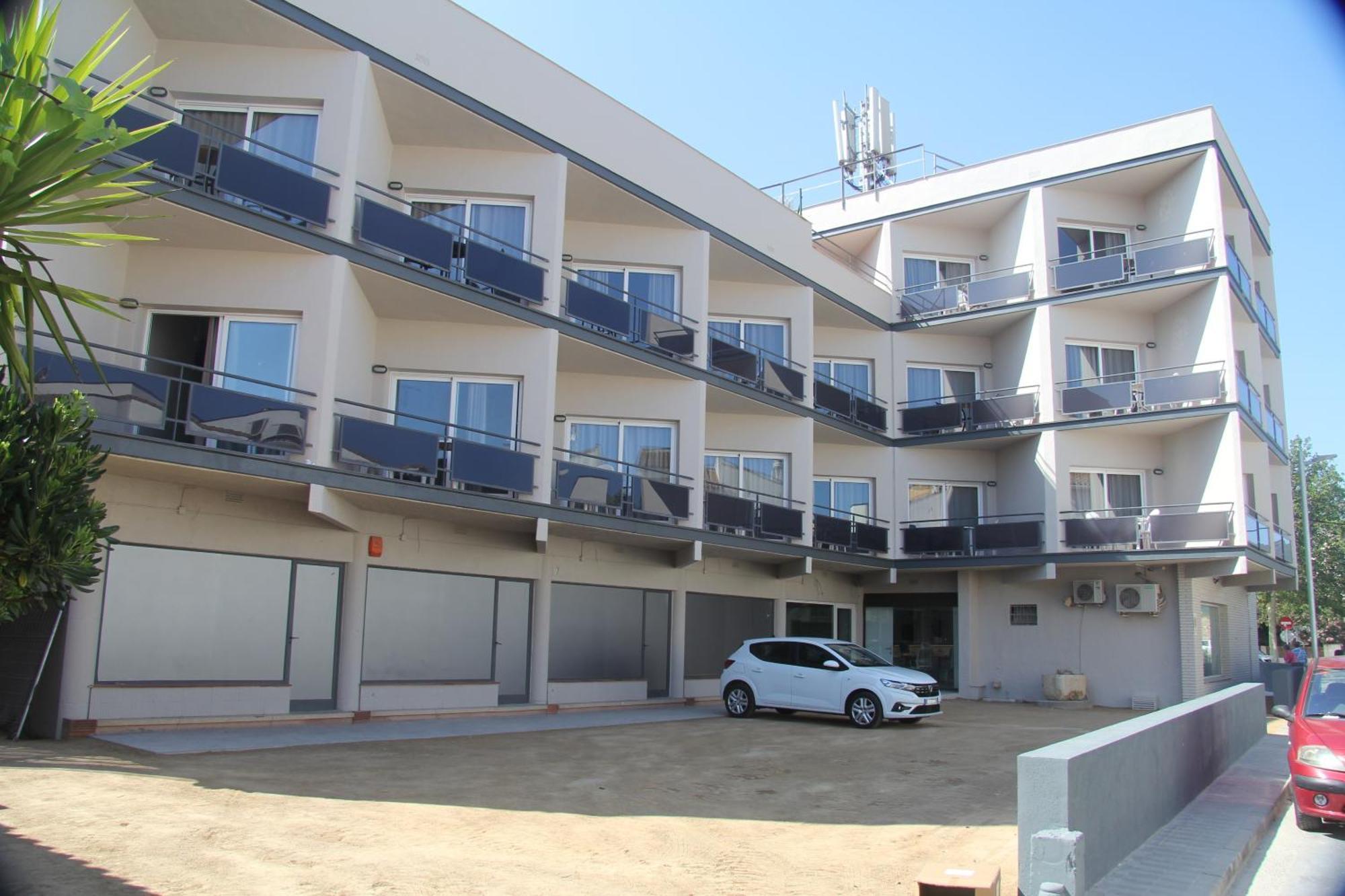Estudis Els Molins Apartahotel 2*